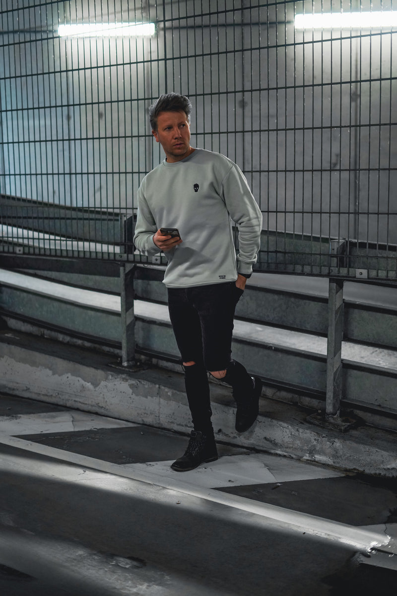 EMBROIDERED CEMENT GREY SWEATER